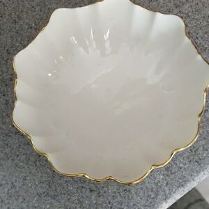 Elegant Cream and Gold Scalloped Bowl 6" by 2 1/2"